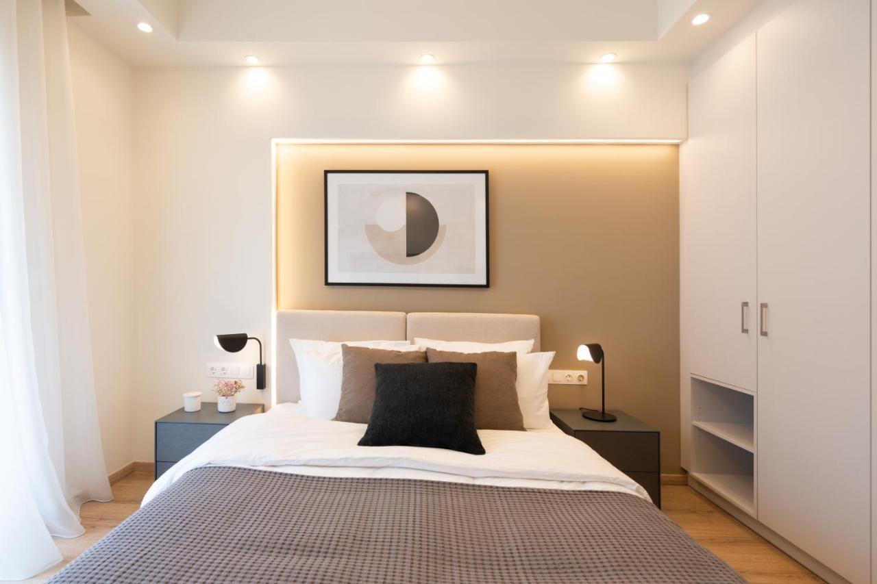 Newly Renovated 2 Bedroom Apartment, 5Min To Metro Athene Buitenkant foto