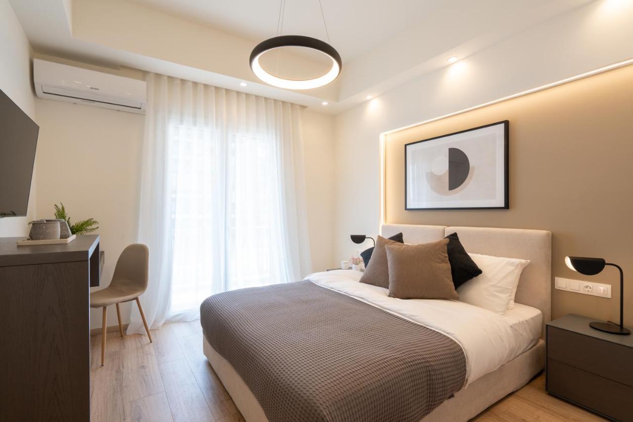 Newly Renovated 2 Bedroom Apartment, 5Min To Metro Athene Buitenkant foto
