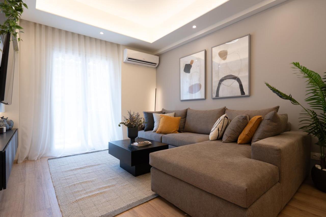 Newly Renovated 2 Bedroom Apartment, 5Min To Metro Athene Buitenkant foto